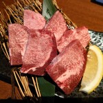 和牛焼肉 勢 本館 - 