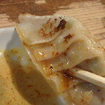 Takanabe Gyoza - 焼きギョーザ　ラー油を絡ませて