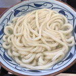 丸亀製麺 - レジ待ちで明らかに伸びた。丼だから更に茹だった…もはや釜揚げうどんではない。