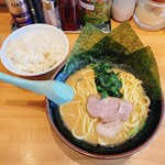 横浜家系ラーメン 中野家 - 