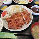 Toriyoshi Shoten Yokosuka Chuo Ten - 特製ソースのチキンカツ定食