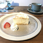 Fukuchi no Yado Cafe yori-toko - 塩キャラメルのレアチーズケーキ
                      セットで1,000円