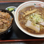 Tojo - ラーメンとミニ焼肉丼