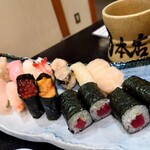 Kiyo Zushi Hon Ten - 本店鮨 3,000円(税込)カズノコは変更。
                        鉄火巻1本 340円(3で割った)。