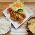 カフェ亭 いーな - 料理写真:鶏むね肉のピカタ定食