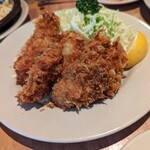 Tsubame Grill Hoterumettsu Kawasaki Ten - 大粒のカキフライ