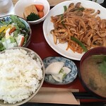 ひかりや - 日替わり定食（豚と新じゃがとしめじのコチュジャン炒め）　900円