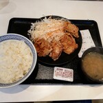 吉野家 - から揚げ定食 657円