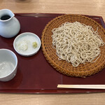 Soba Kiri Yabu - 「せいろう」 最後の大葉の天ぷらを食べきったタイミングで「せいろう」が お盆に載って登場です。