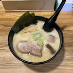 Menya Hikaru - 塩ラーメン。