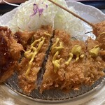 だるま家 - 日替りランチ（ロース・デミメンチ・たまねぎ・小鉢）792円税込