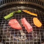 Yakiniku Horumon Hamazo Samukawa Ten - タン＆カルビオンザロースター