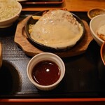 てけてけ - チーズ粗挽きハンバーグ＆やみつき唐揚げ定食、チキン南蛮