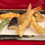 Tempura Tenko - 華定食(海老２、魚１、野菜４)