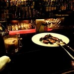 BAR Soulcocktail’s - 雰囲気に押されてました｡左のはカルーアミルク｡