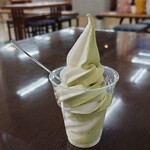 Soft serve ice cream & Coffee Onodera - ソフトクリーム抹茶&りんご280円