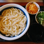 Marugame Seimen Sakai Hamadera Ten - 令和5年6月
                      毎月1日「釜揚げうどんの日」で
                      釜揚げうどん得 通常620円→半額の310円