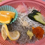 しらす料理の豊洋丸 - ツヤツヤ