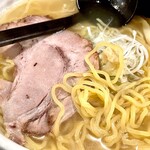 Jikabaisen Ramen Tomino Ya - 麺アップ