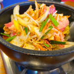 韓国食彩オモニ - 料理写真:一人プルコギランチ　¥990
ボリュームも旨みもたっぷり、腹パン決定です