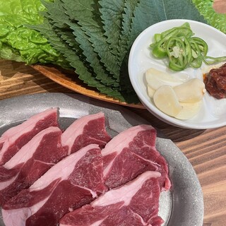 はまポーク使用の名物ぞっちゃん「サムギョプサル」が美味しい♪