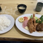 びっくり食堂 - 