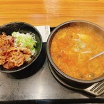 カルビ丼とスン豆腐専門店 韓丼 - 