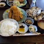 食事処 辰巳 - 海老・イカフライとハマグリ酒蒸し定食