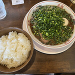 ラーメン池田 - ライス、鰹豚骨バリカタ＋ネギ、味玉