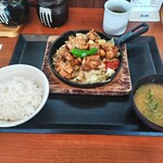 Karayama Harugai Shinokicho Ten - 定食