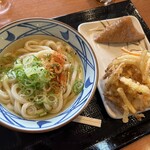 Marugame Seimen Shunan Ten - かけうどん、おいなり、かき揚げ