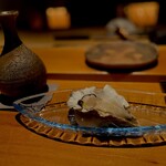 Sushi, Taro. - ○＊△✕産の牡蠣。 オリーブオイル登場。 たぶん、わずかに湯を通してるブリっとした食感。 美味しいです。