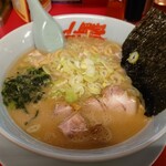 ラーメン山岡家 - 醤油ラーメン  690円