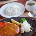 Tezukuri Hamburger Steak to Pizza no Mise Raion - 