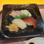 Japanese cuisine Uoike - にぎり寿司