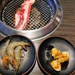 Kalbi Bokujou Tsubame Sanjo Ten - 王様カルビ・有頭えび焼き・ほたて焼き