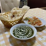 KHATTAK CHERAT RESTURANT - Aセット。カレーはほうれん草チキンカレー