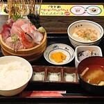 目利きの銀次 - 目利きの銀次 八丁堀駅前店 本日の刺身定食 税込1,180円 ご飯少な目でお願い