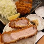 Kamakura Katsu Tei Aratama Odawara Ten - 白金豚ロースかつ御膳（大180g）　2651円
                      キャベツ・ご飯お替り自由