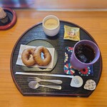 ずっともーにんぐ - 料理写真:●アイスコーヒー（ドーナツセット付き）430円
ドーナツセットはいつでも注文出来る
モーニングサービスとなる

◯ドーナツ
自家製ドーナツが
揚げたて熱々な状態で提供されてる。