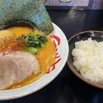 Yokohama Iekei Ramen Ginya Shiroi Ten - 