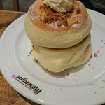 メレンゲ - [モーニング]ホイップバターパンケーキ(3枚)500円