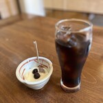 きくいち - デザートのブルーベリーのせヨーグルト、アイスコーヒー