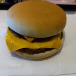 McDonald's 230 Fujino Ten - ダブルチーズバーガーですってぇ〜ピクルスがぁ旨いわぁ！大好きだぁ～よぉ〜♪