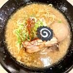 Mensho Ipponmichi Ion Moru Ibaraki Ten - とろ玉ラーメン（880円）