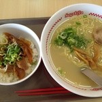 Sugakiya Kariya Iontaun Ten - ラーメンと焼肉丼のセット