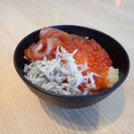 Dormy Inn Premium Wakayama - しらすと漬け鮪とイクラの海鮮丼