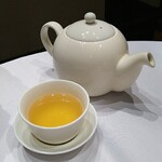 南国酒家 - 無料のジャスミン茶、デザートの時いただきました。