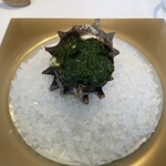 RESTAURANT GEORGES MARCEAU - 丸ごとサザエはマッシュルームとバジルソースで。