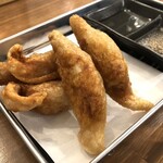 からあげ専門店 侍 - 鶏皮ギョーザ